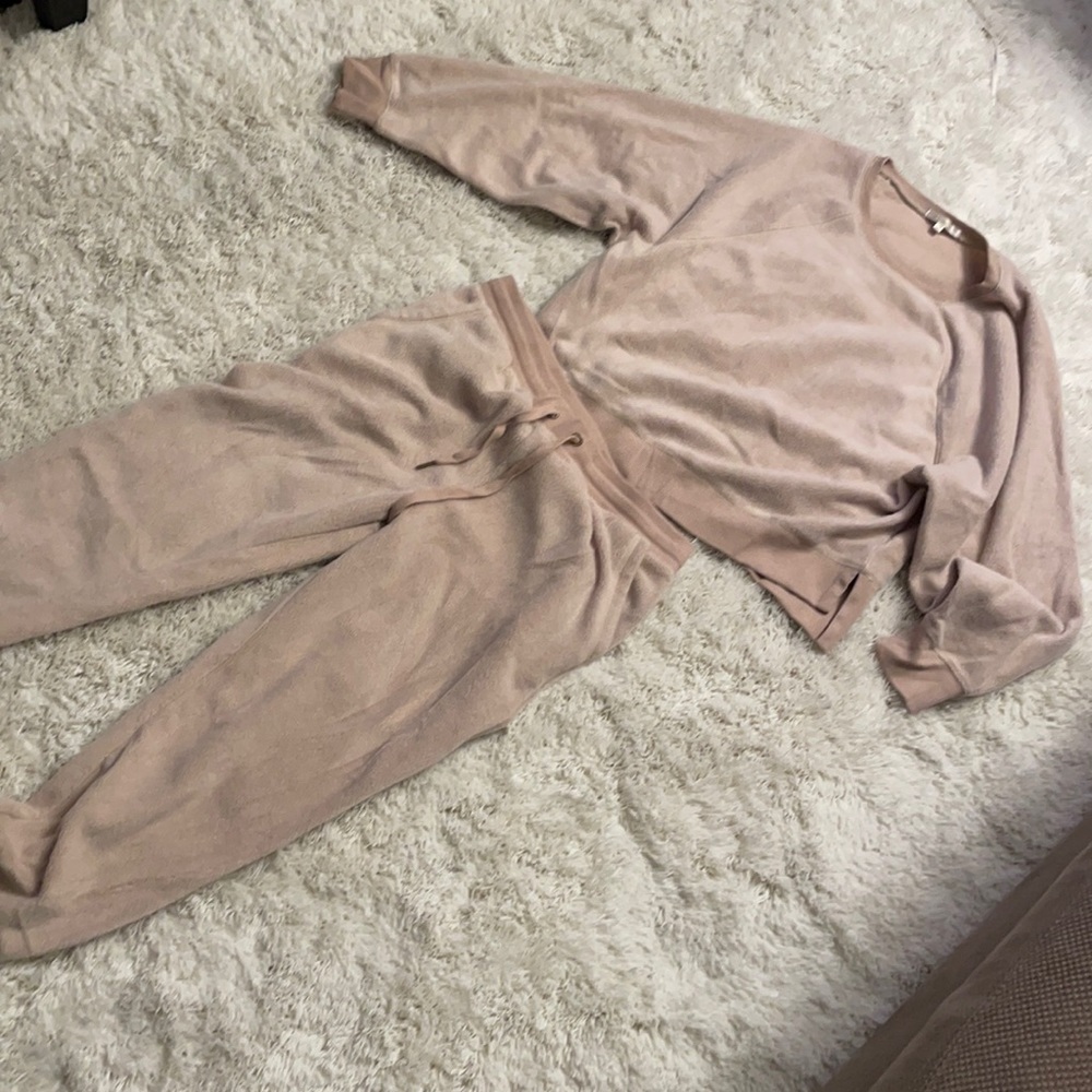 Z Supply micro sherpa lounge set